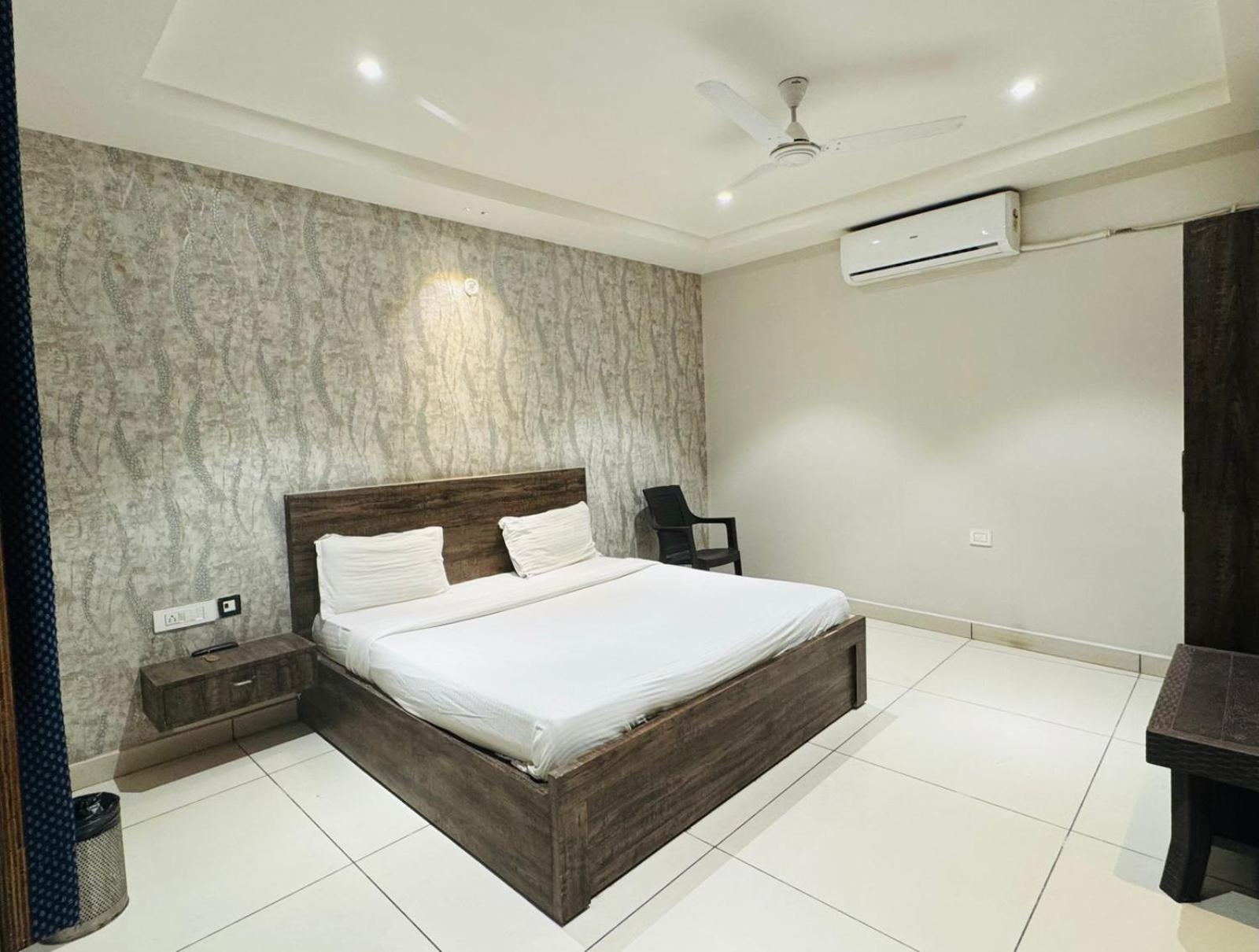 Hotel Pearl Inn Rudrapur Exterior foto
