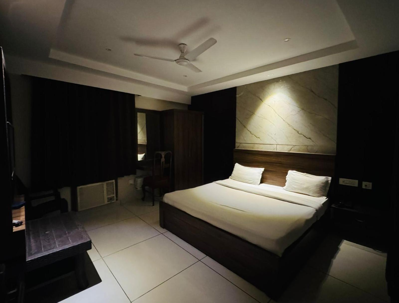Hotel Pearl Inn Rudrapur Exterior foto