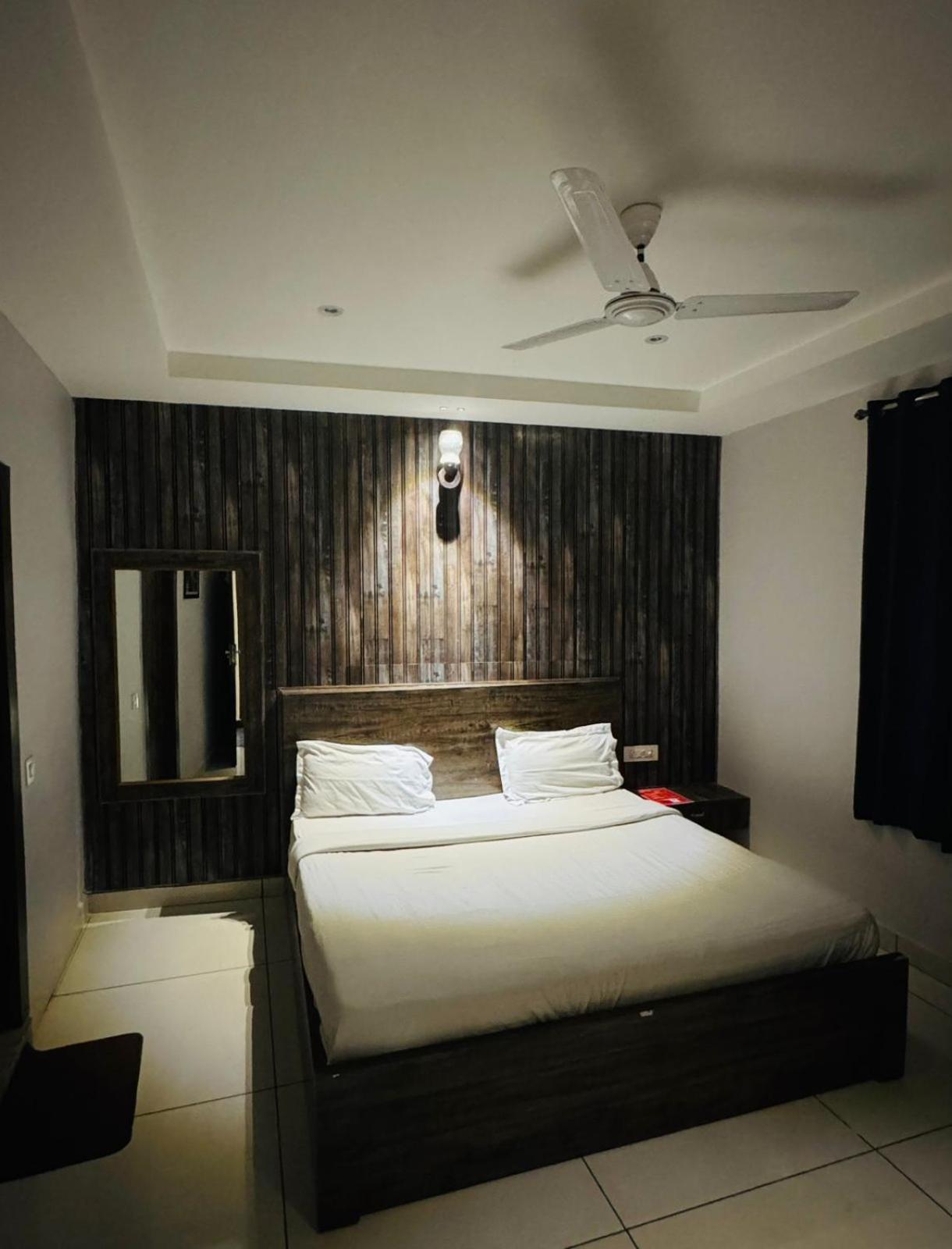 Hotel Pearl Inn Rudrapur Exterior foto